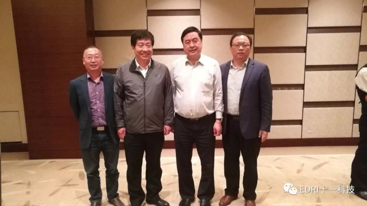 3-趙振元同志與劉濟(jì)東、樊后檐、王明云同志親切合影.jpg